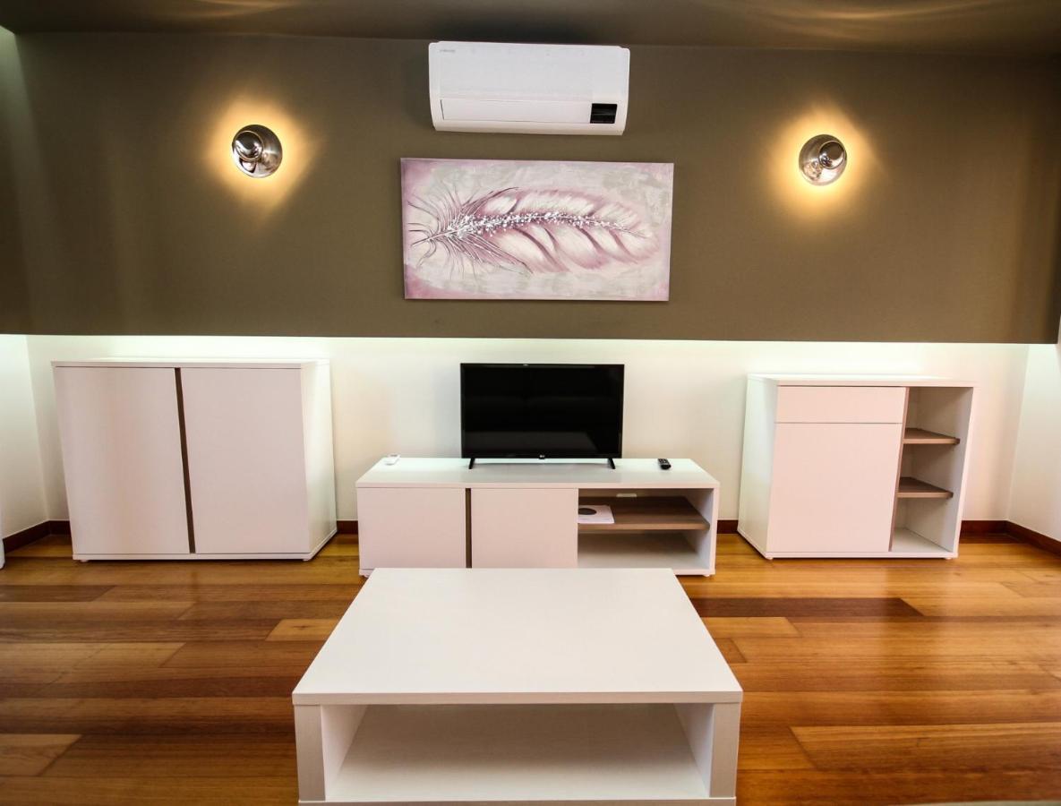 Luxury Apartment - T1 Vue Sur Piscine - Senhora da Luz מראה חיצוני תמונה